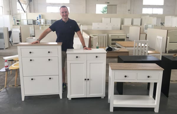 Import Furniture dari China: Benarkah Lebih Murah? Ini Hal yang Wajib Dipahami Pebisnis