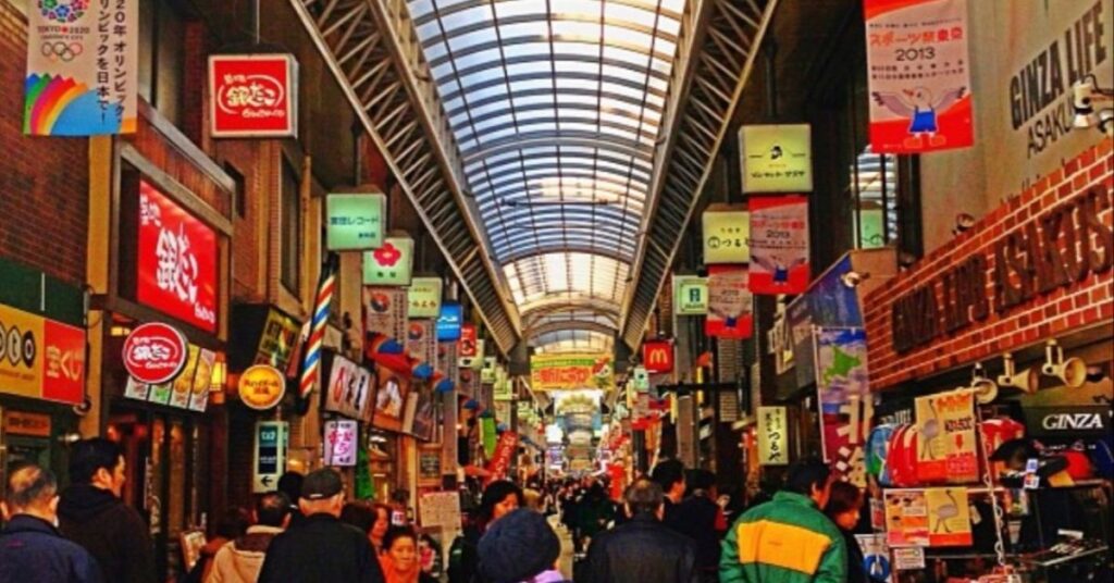 Visualisasi navigasi marketplace 1688 dan Taobao yang menjadi sumber utama pengadaan barang bagi jutaan pengusaha di seluruh dunia, termasuk Indonesia.