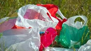 bahan plastik anjlok diduga karena rencana skema impor kilat bahan baku oleh pemerintah guna menstabilkan harga pasar domestik dan mendukung pertumbuhan industri manufaktur nasional.