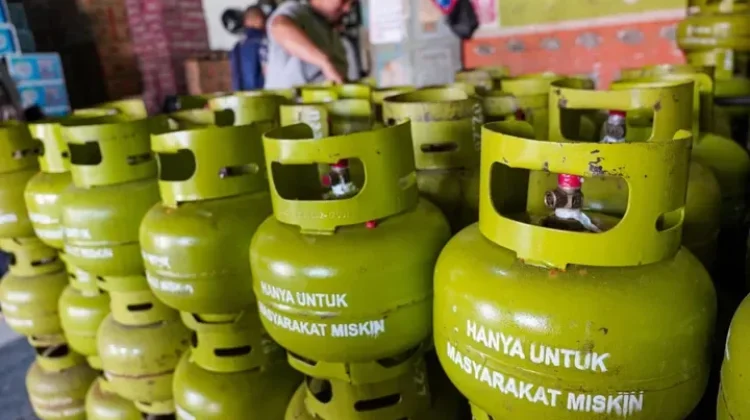 Monitoring Harga LPG Terbaru 2026 di tingkat pangkalan resmi untuk memastikan ketersediaan stok gas subsidi 3 kg bagi masyarakat dan pelaku usaha kecil